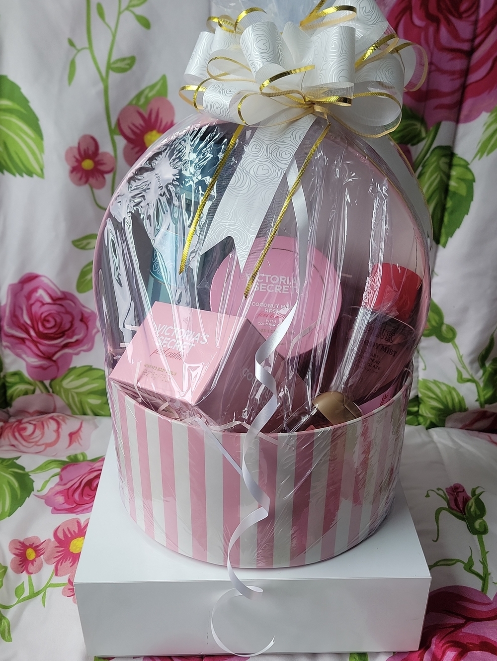 NWT Victoria’s Secret PINK Gift  🎀